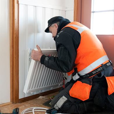 Remplacement du thermostat cassé. Les appareils ne chauffent pas.