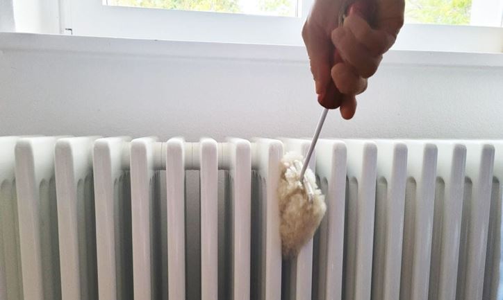 15 tips om het verwarmingsseizoen voor te bereiden – maak radiatoren schoon